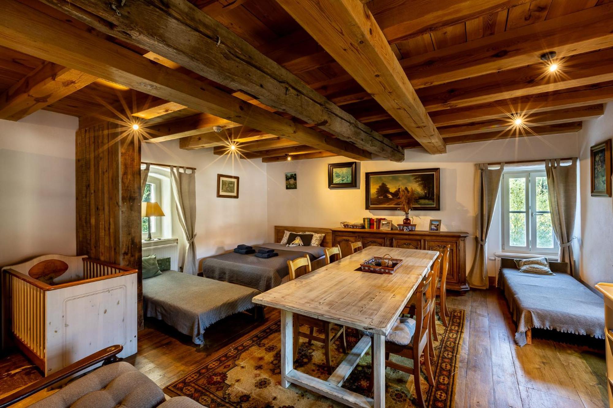 Gosciniec Pod Zajacem Bed & Breakfast Olesnica  Ngoại thất bức ảnh