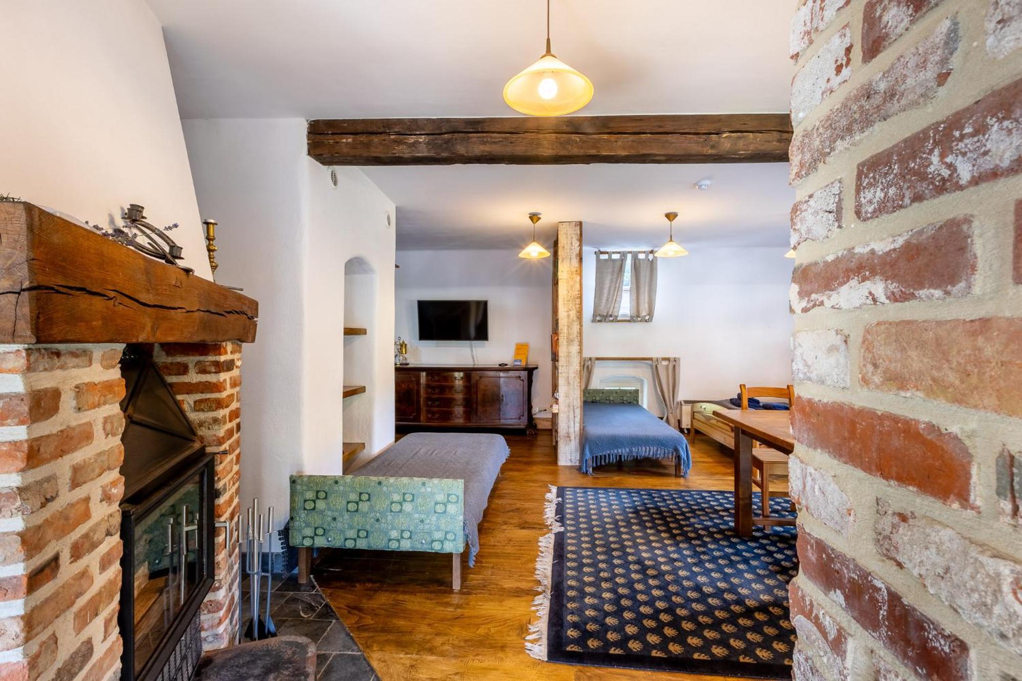 Gosciniec Pod Zajacem Bed & Breakfast Olesnica  Ngoại thất bức ảnh