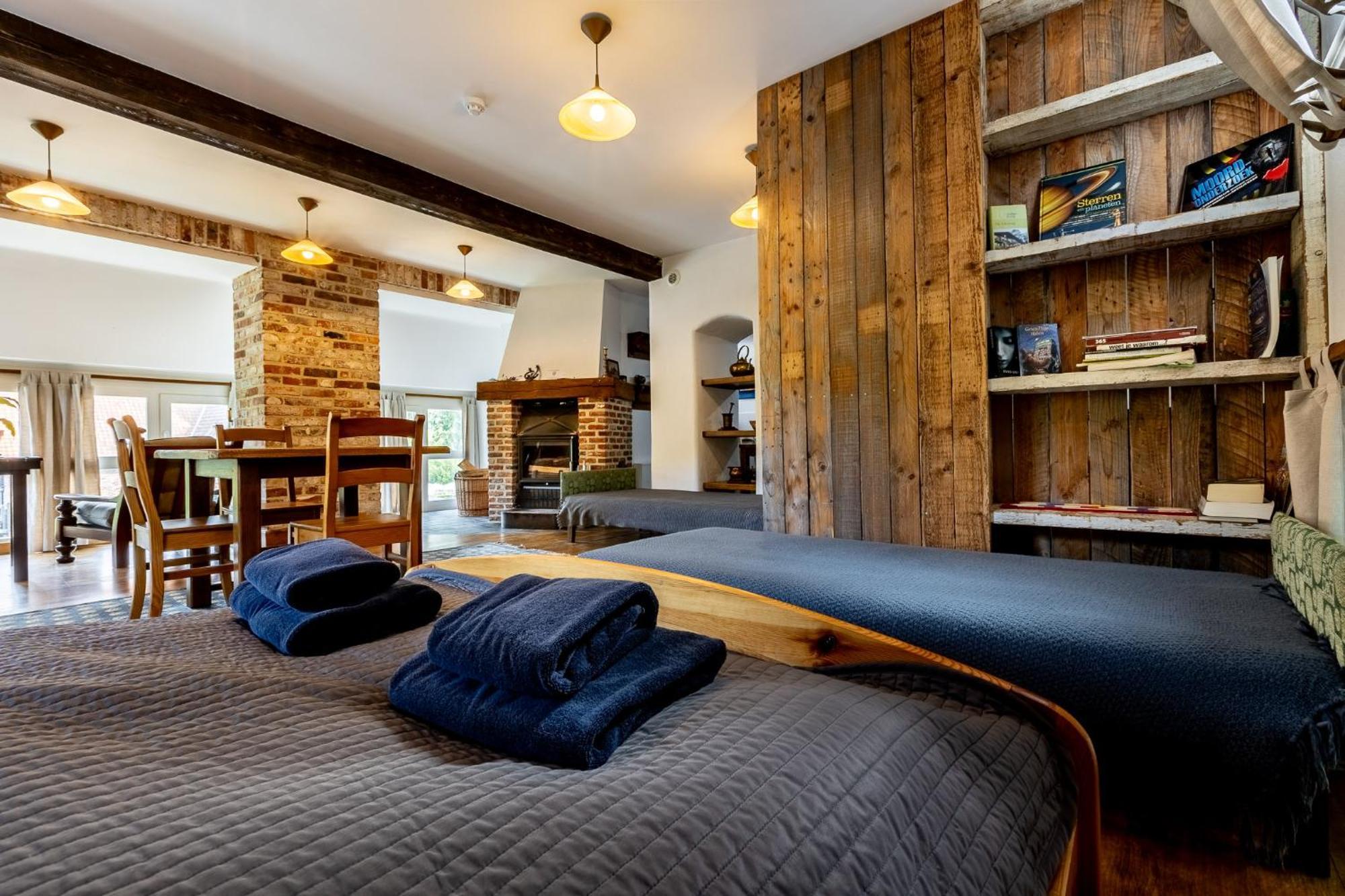Gosciniec Pod Zajacem Bed & Breakfast Olesnica  Ngoại thất bức ảnh