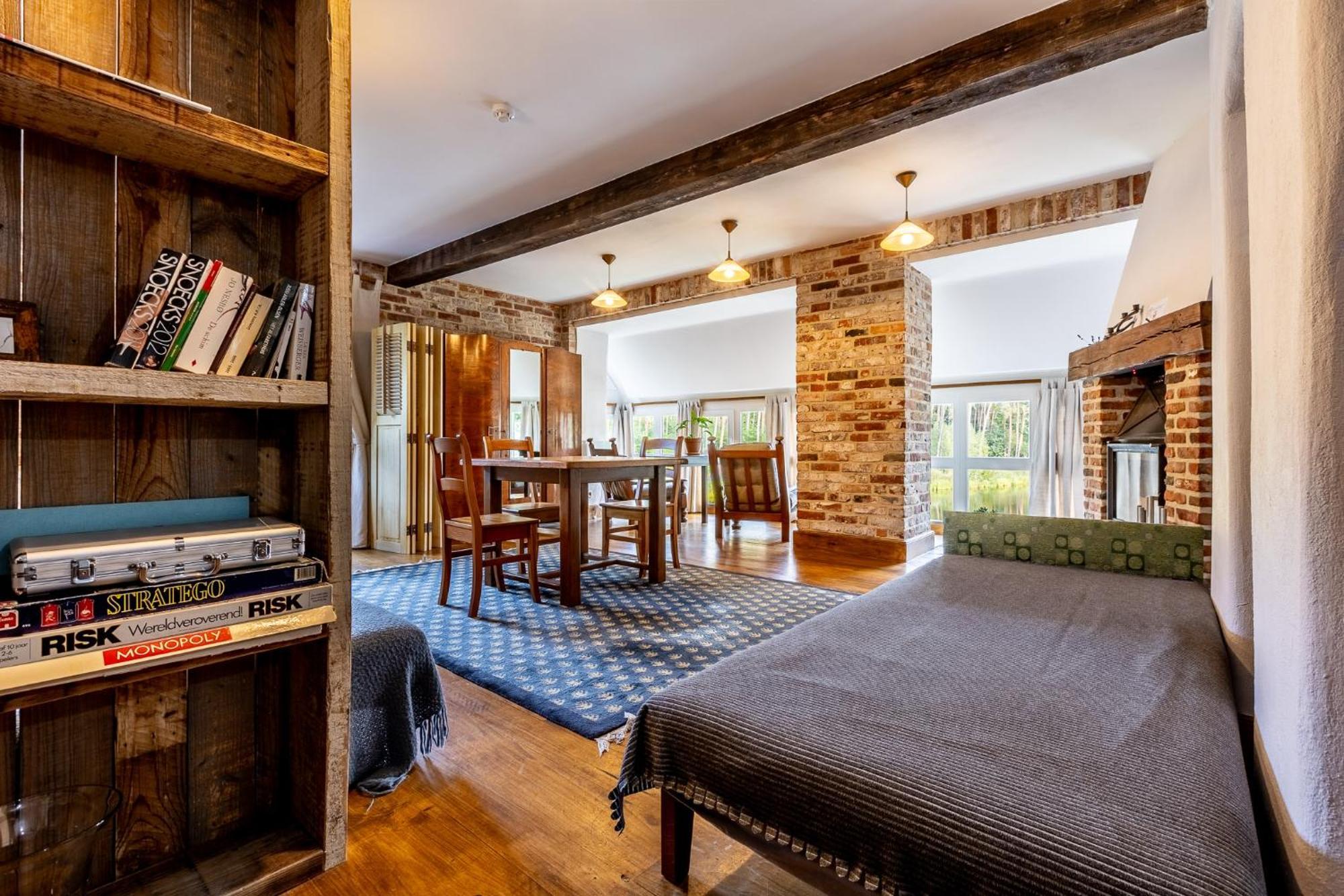 Gosciniec Pod Zajacem Bed & Breakfast Olesnica  Ngoại thất bức ảnh