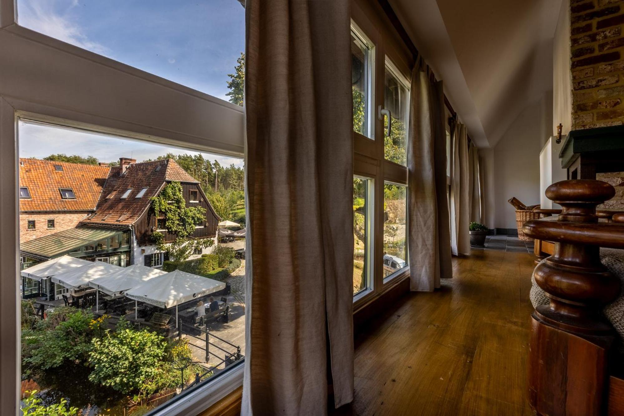 Gosciniec Pod Zajacem Bed & Breakfast Olesnica  Ngoại thất bức ảnh