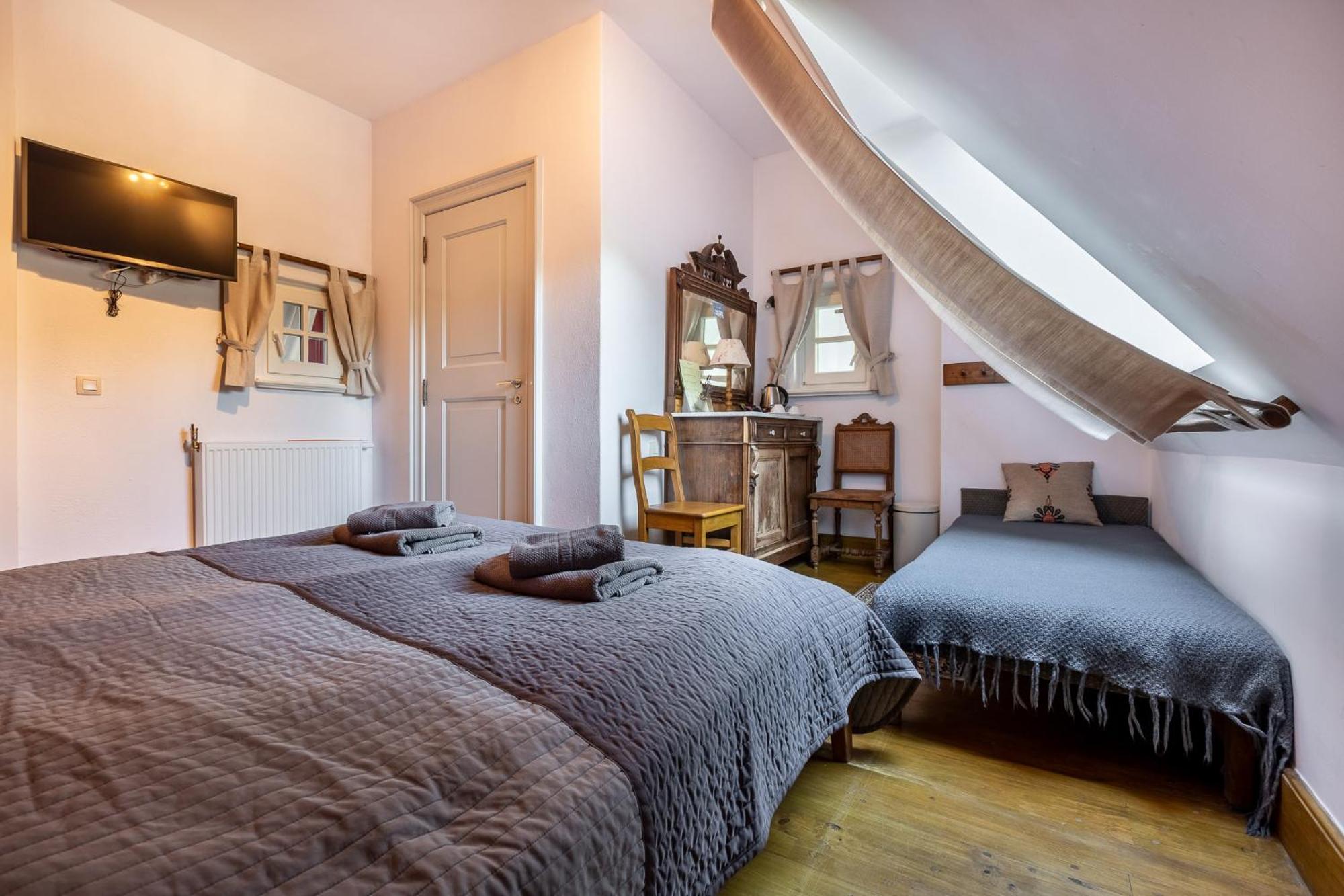 Gosciniec Pod Zajacem Bed & Breakfast Olesnica  Ngoại thất bức ảnh