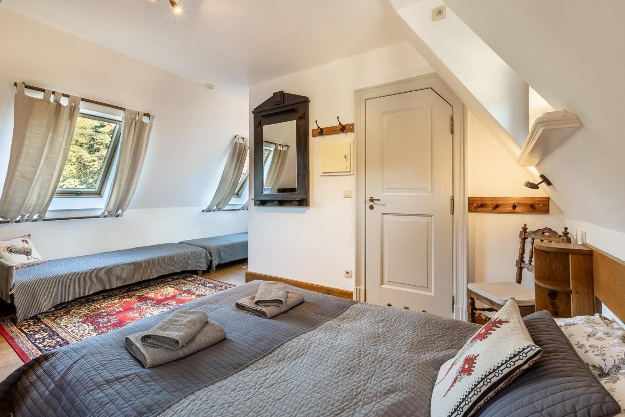 Gosciniec Pod Zajacem Bed & Breakfast Olesnica  Ngoại thất bức ảnh
