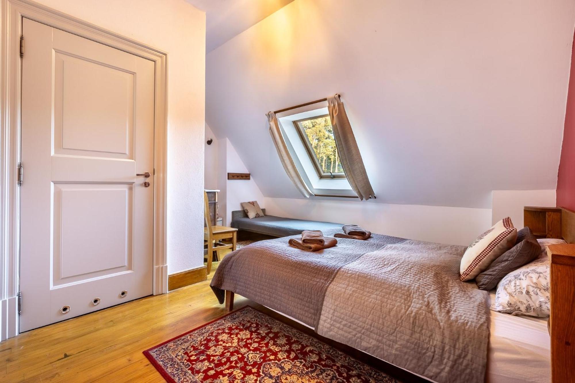 Gosciniec Pod Zajacem Bed & Breakfast Olesnica  Ngoại thất bức ảnh